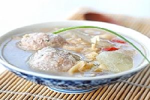 蛤蜊冬瓜肉丸汤