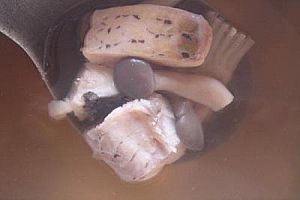 松菇鱼汤