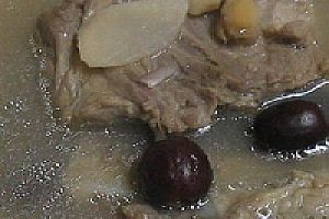 生地红枣猪骨汤