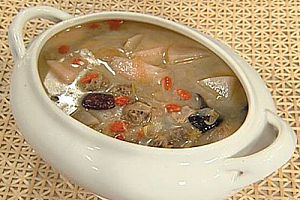 剑花白鳝汤