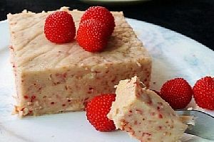蔷薇莓乳酪蛋糕