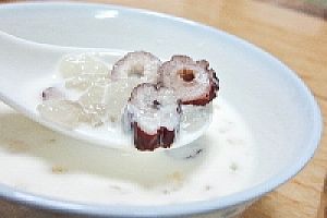 冰糖红枣炖雪蛤