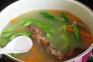 苦瓜炖鸭汤