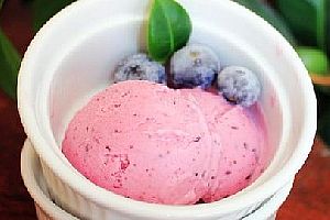 蓝莓酸奶冰激凌