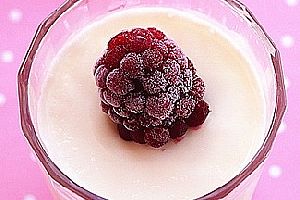 香滑牛奶树莓布丁