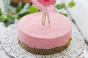 海绵蛋糕-抹茶海绵+杂果芝士双层蛋糕