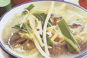 鲇鱼炖酸菜