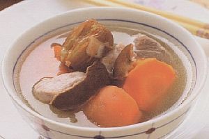 胡萝卜猪腱汤