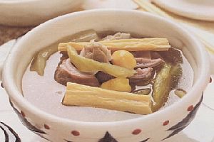 (图)酸菜腐竹猪肚汤