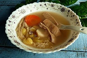 银杏腐竹猪肚汤