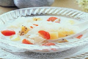 牛奶银耳水果汤