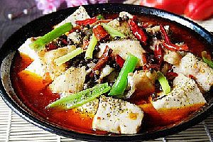 红红火火:水煮豆腐鱼