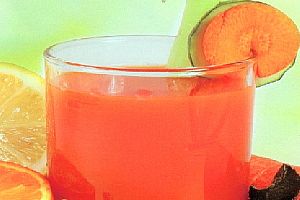 芹菜胡萝卜柳橙汁