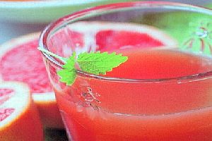 草莓菠萝葡萄柚汁