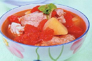 西红柿土豆猪骨汤
