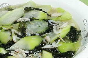 紫菜虾皮煮长瓜