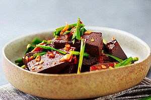 韭菜炒血豆腐