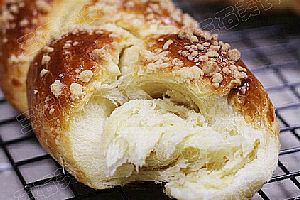 (1)鲜奶油辫子面包