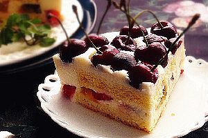 樱桃蛋糕的家常做法_好吃又简单樱桃蛋糕做法