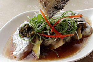 梅菜腊味蒸带鱼