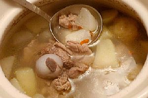 板栗玉米排骨汤