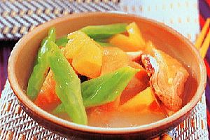 苦瓜菠萝炖鸡汤